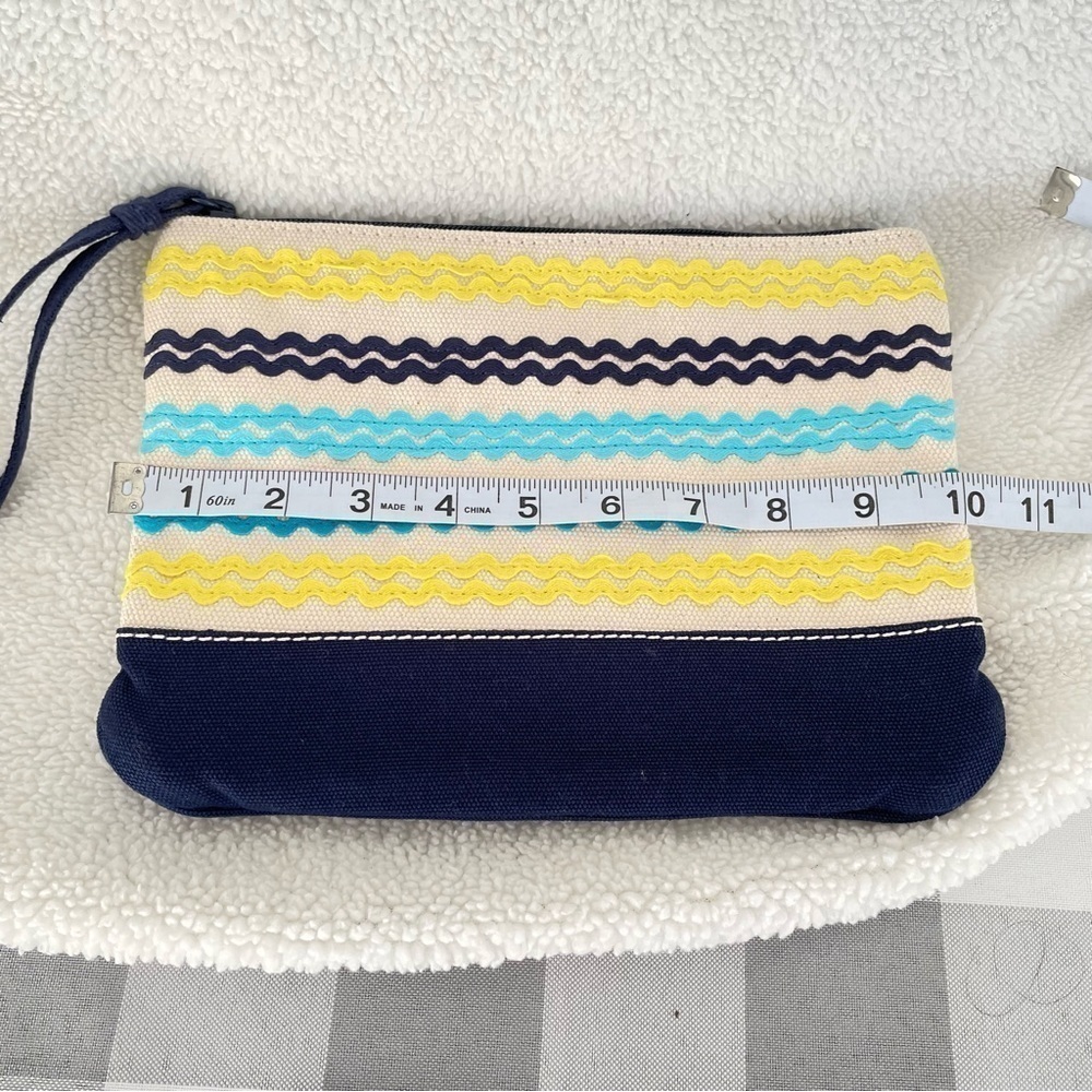 Lands end canvas pouch, like new - Picture 5 of 5